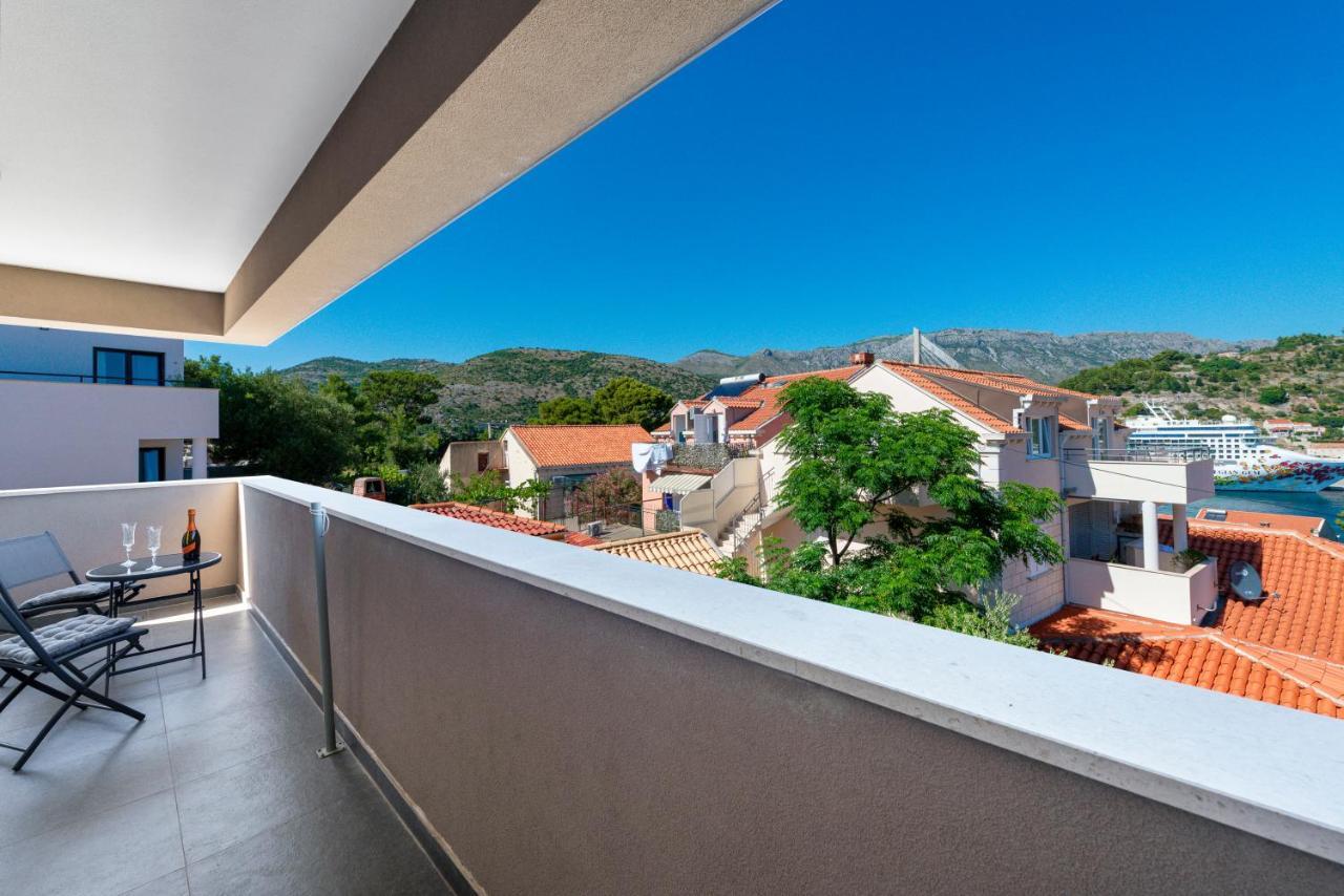 Oyo Deluxe Apartments Ragusa Esterno foto