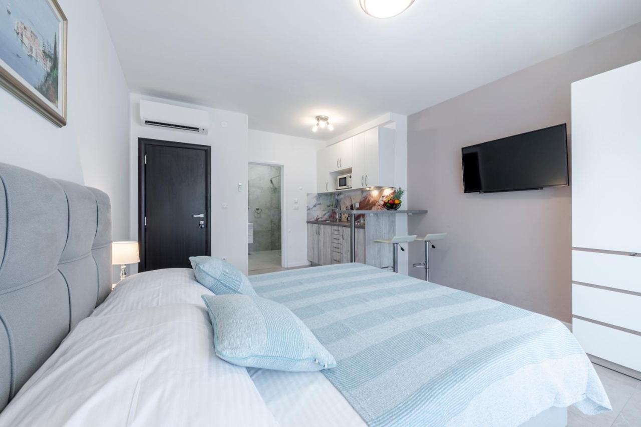 Oyo Deluxe Apartments Ragusa Esterno foto