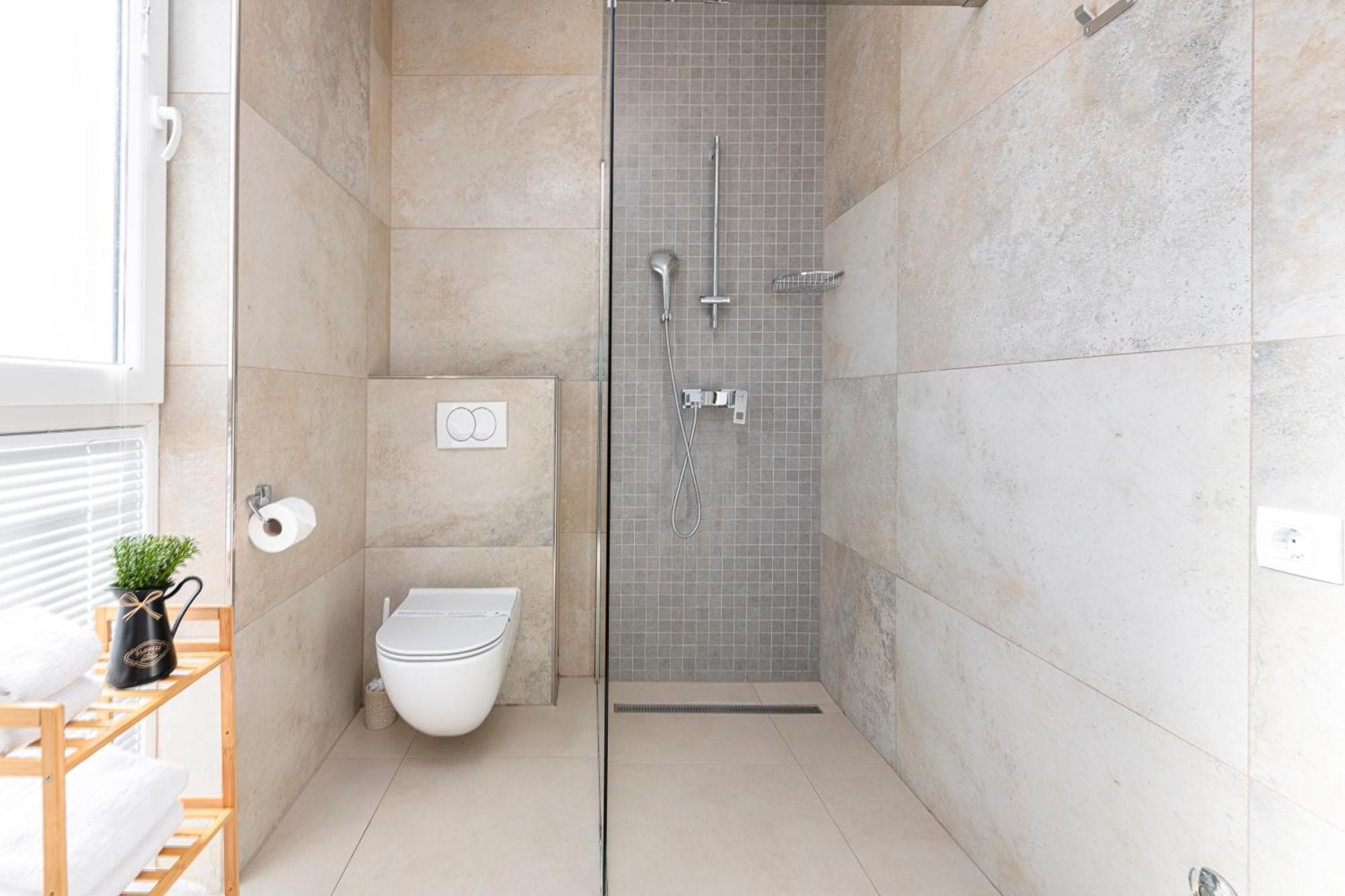 Oyo Deluxe Apartments Ragusa Esterno foto
